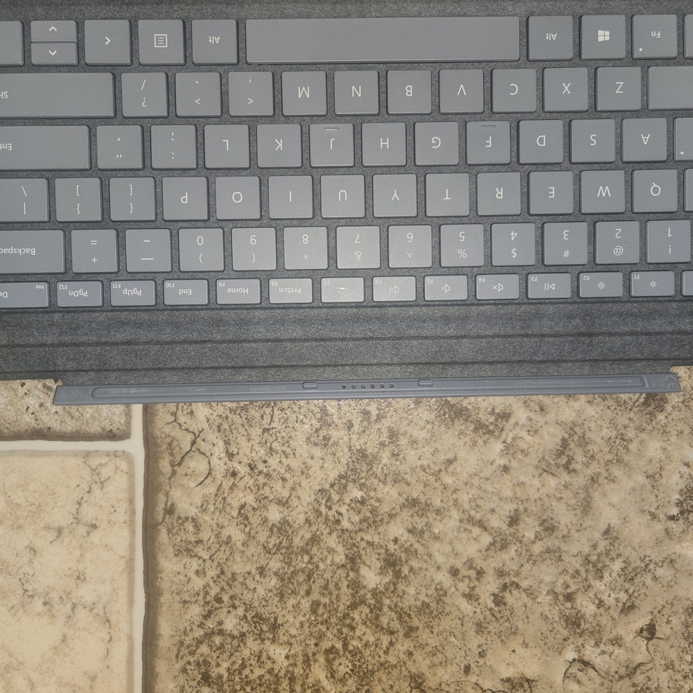 Microsoft Keyboard - Black and Gray - Picture 3 of 3